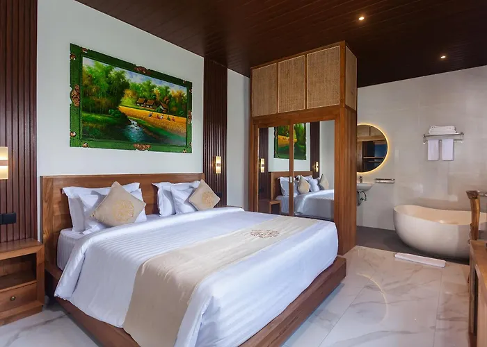 Hotel Sujiwa & 3*